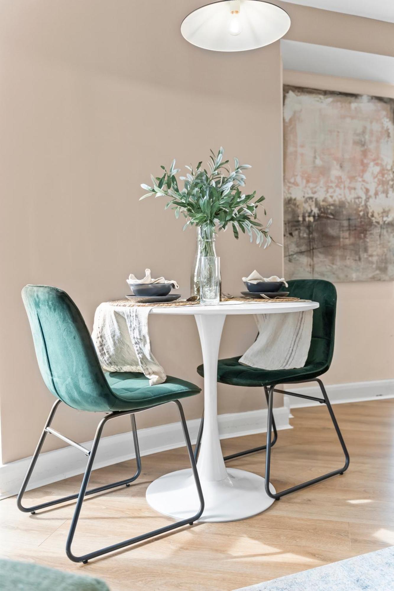 One Bed - - Modern Comfort Apartment