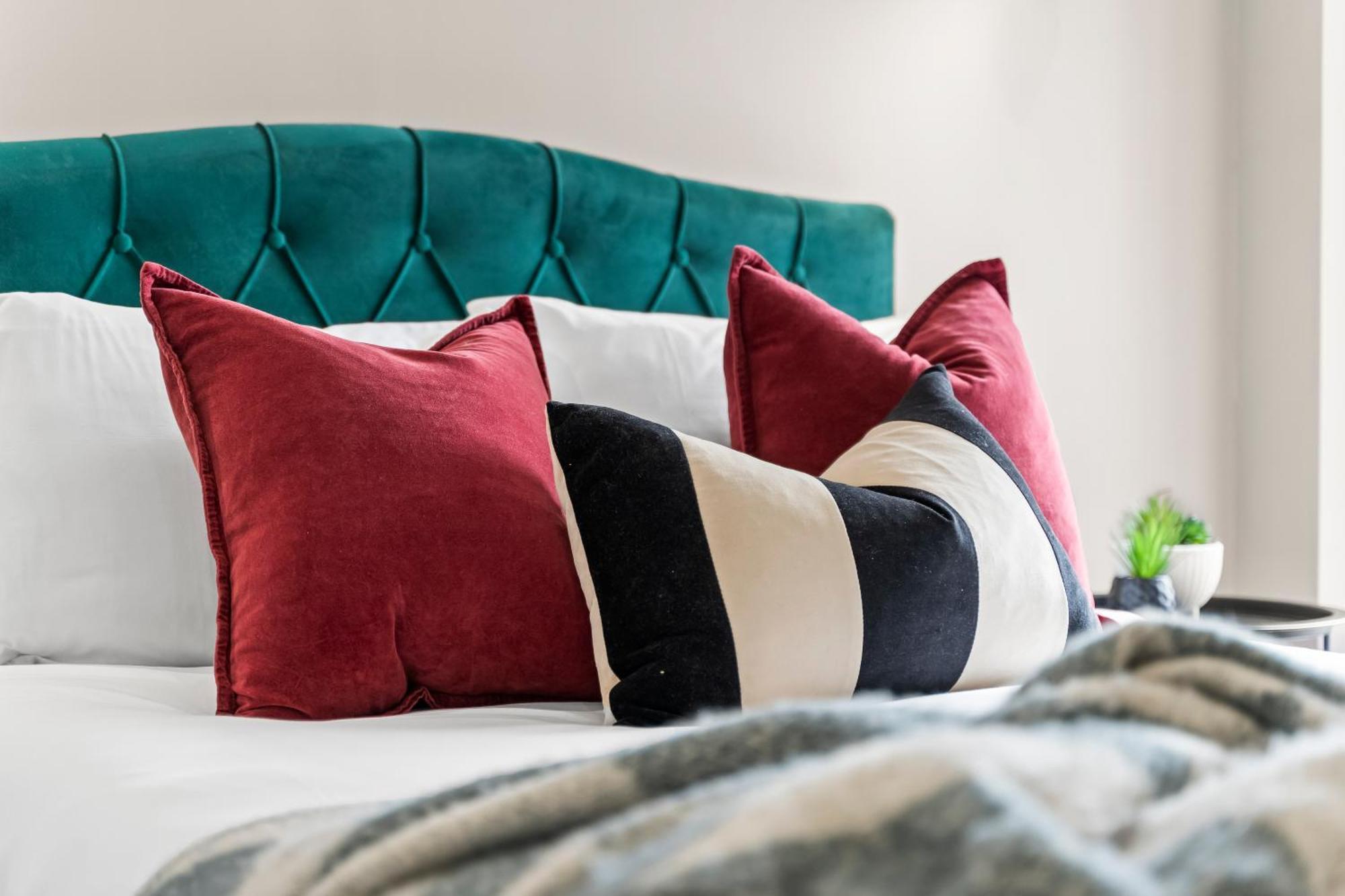 One Bed - - Modern Comfort Apartment Leeds (West Yorkshire)