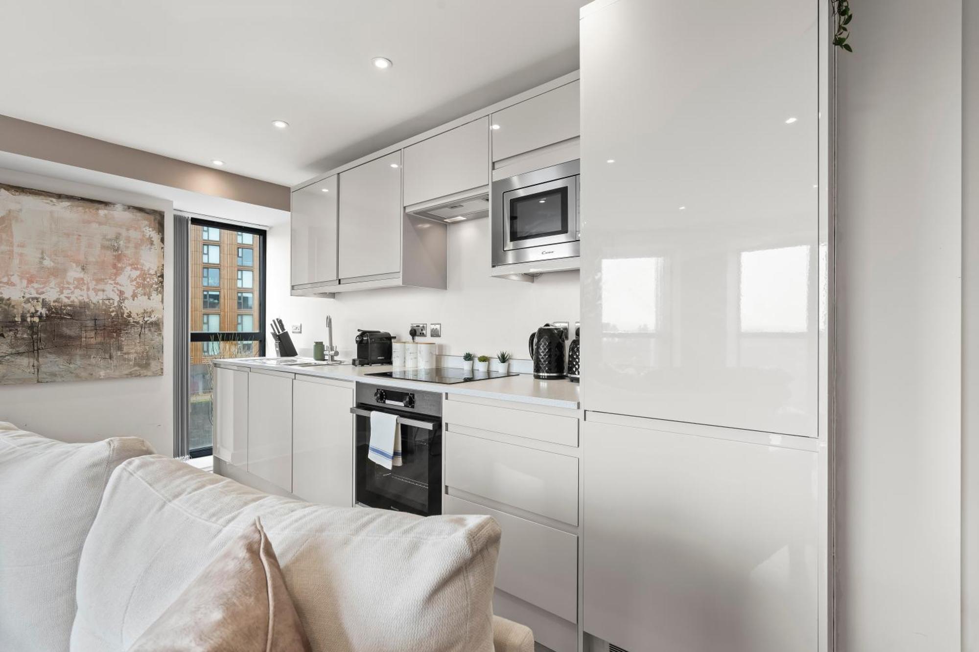 One Bed - - Modern Comfort *